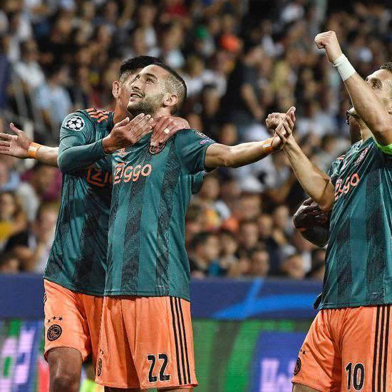 他的正手击 他的正手击