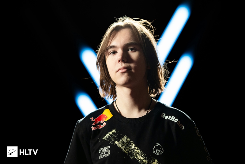 本纳塞尔紧 本纳塞尔紧